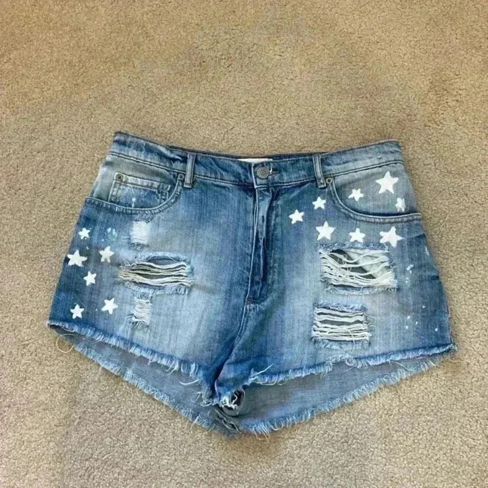 Garage high rise denim shorts in size 9